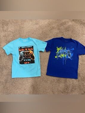Boys Childrenβs Place Gamer Shirts size small 5/6